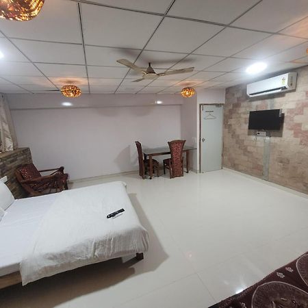 Agrawal Bhavan Budget Stay Only For Indians Bombaj Zewnętrze zdjęcie